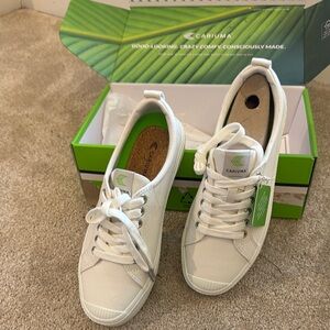 Cariuma Off-White Canvas Sneakers
